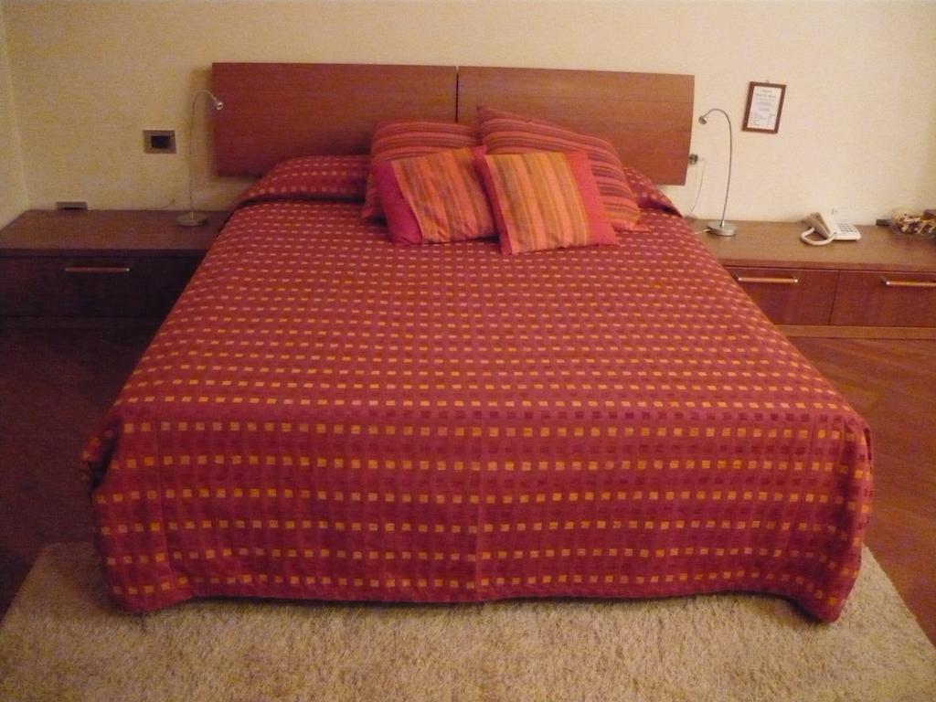 Hotel Le Moran Cusago Zimmer foto
